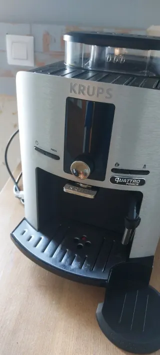 Cafetera Krups Quattro Force Automática