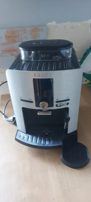 Cafetera Krups Quattro Force Automática