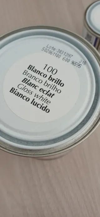 Pintura y esmaltes Montó (varios)