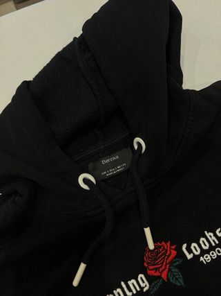 Sudadera corta con capucha Bershka