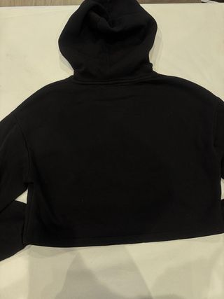 Sudadera corta con capucha Bershka