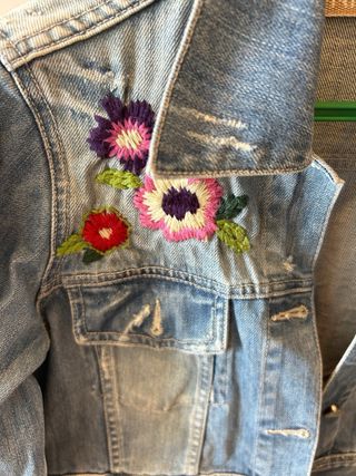 Chaqueta vaquera Zara bordada