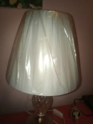 Lámpara de mesa cristal y metal dorada