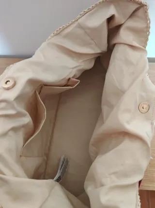 Cesta Guess de mimbre beige