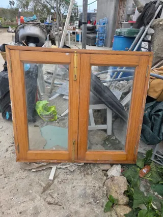 Ventana de madera con doble cristal