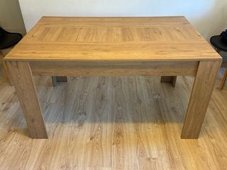 Mesa extensible de madera