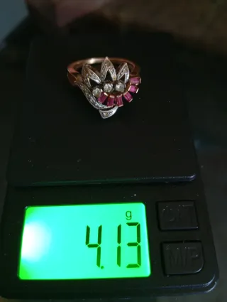 Anillo oro con piedras preciosas