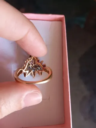 Anillo oro con piedras preciosas