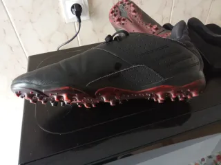 Botines de futbol y canilleras Adidas