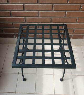 Mesa terraza hierro + 4 sillas + auxiliar