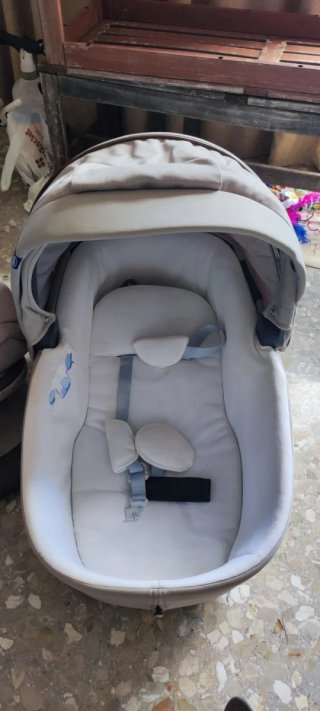 Passeggino, ovetto, fasciatoio, seggiolino auto.
