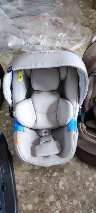 Passeggino, ovetto, fasciatoio, seggiolino auto.