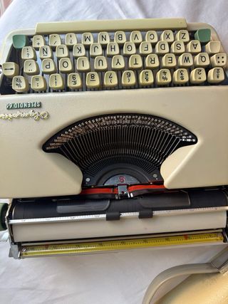 Máquina de escribir Olympia Splendid 66