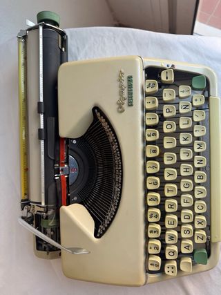 Máquina de escribir Olympia Splendid 66