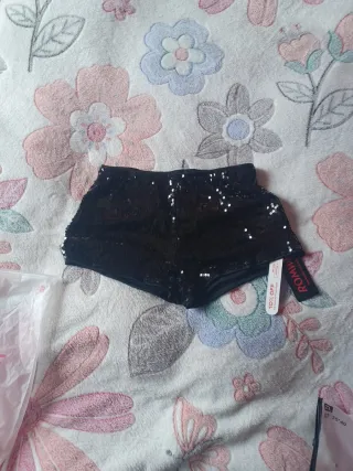 Shorts negros lentejuelas talla S
