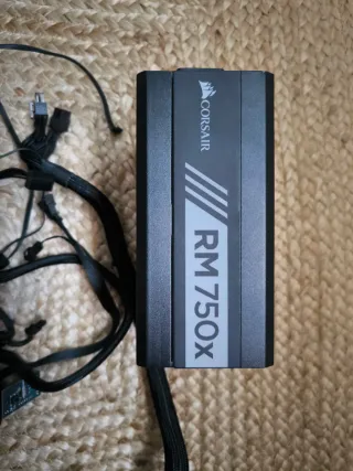 Corsair RM750x Fuente de Alimentación