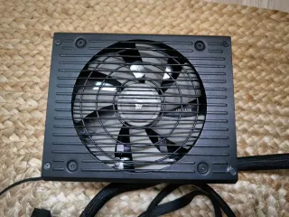 Corsair RM750x Fuente de Alimentación