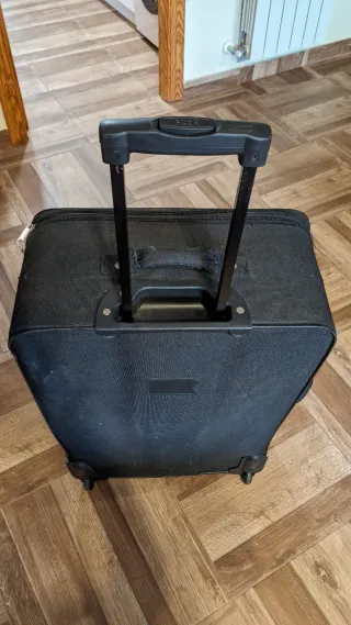 Maleta de viaje negra