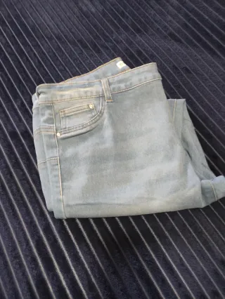 Vaquero pitillo elástico mujer azul clarito