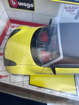 Burago Smart Roadster 1/18 Amarillo