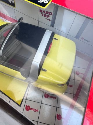 Burago Smart Roadster 1/18 Amarillo