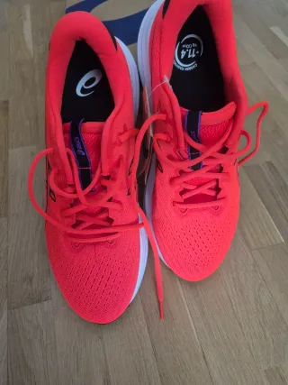 Zapatillas running Asics. Talla 45.