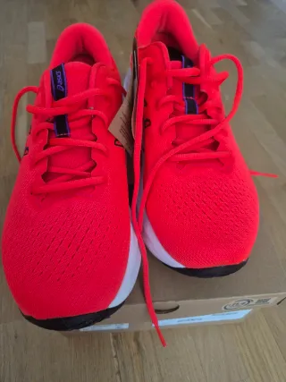 Zapatillas running Asics. Talla 45.