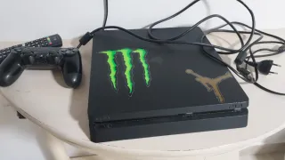 PS4 Slim Negra