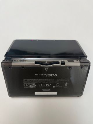 Nintendo 3DS Negra + Cargador y Dock