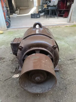 Motor industrial antiguo