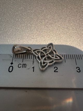 Colgante Nudo de Brujas Plata