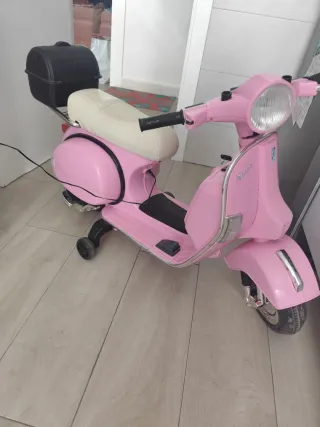 Moto Vespa Rosa Niña 12V