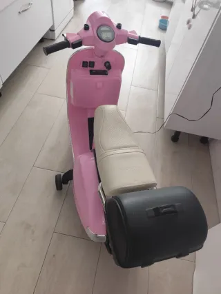 Moto Vespa Rosa Niña 12V