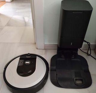 iRobot Roomba i7
