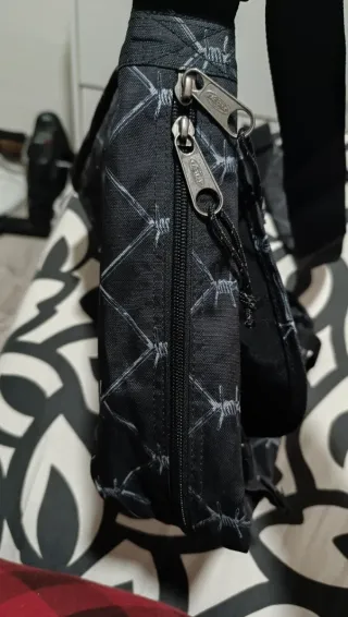 Bandolera Eastpak con estampado