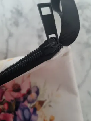 Funda de libros con flores