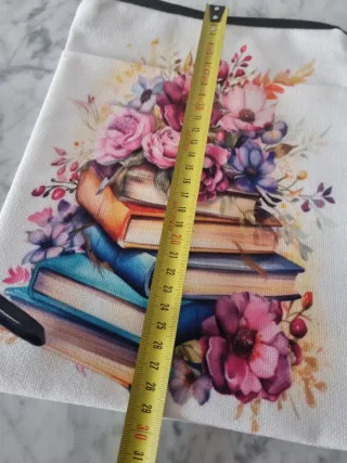 Funda de libros con flores