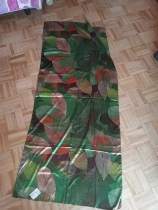 Pañuelo hojas verdes y marrones