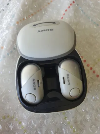Auricolari Sony Wireless Bianchi e Grigi