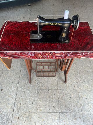 Máquina de coser Alfa antigua precio negociable