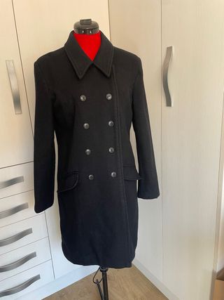 Abrigo negro de vestir