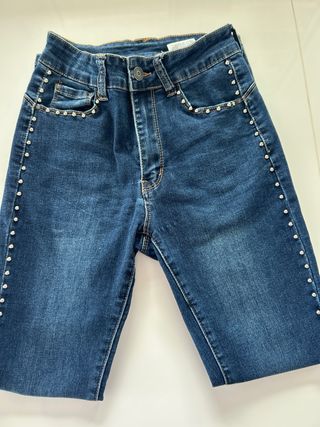 Vaqueros Azules con Tachuelas