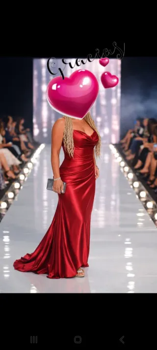 Vestido de fiesta rojo satinado