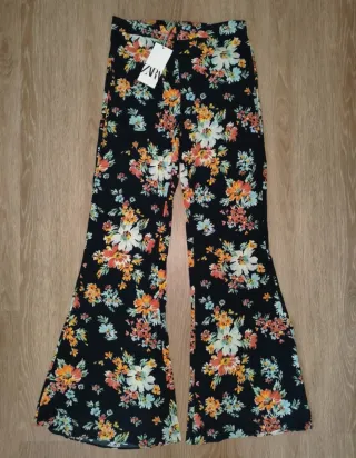 Pantalones con etiqueta