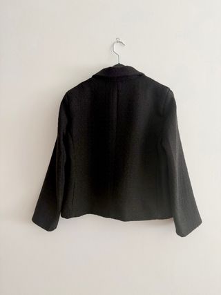 Americana tweed negra corta botones dorados