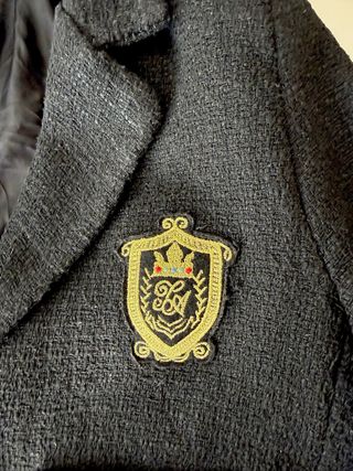 Americana tweed negra corta botones dorados