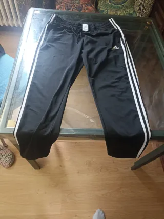 Pantalón chándal Adidas negro