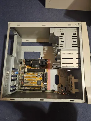 PC Pentium III 128MB AGP S3 160GB