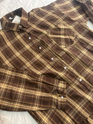 Camisa de cuadros marrón y beige