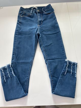 Pantalón Vaqueros azules con rotos